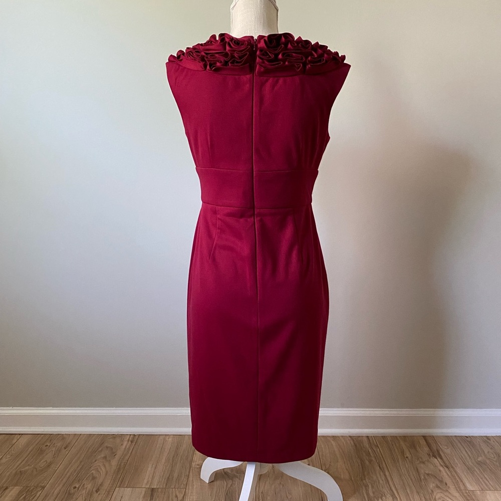 Rosette Sheath Dress - Picture 4 of 8